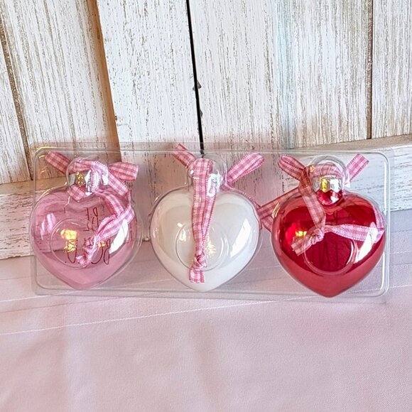 Rae Dunn Valentine’s Day ornaments💕 set 3 - Picture 4 of 7